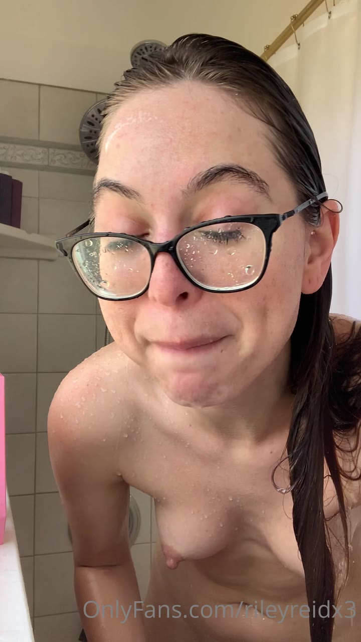 temptress Dripping Riley Reid camgirl