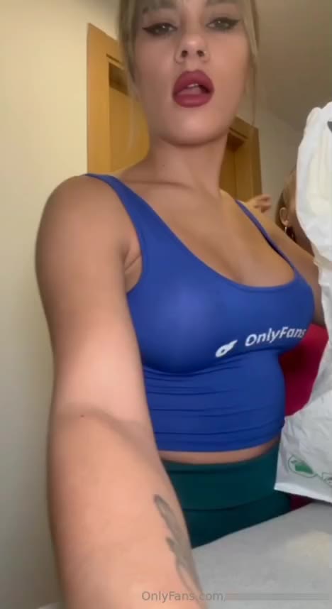 Carolina Cazadora real name  Vid