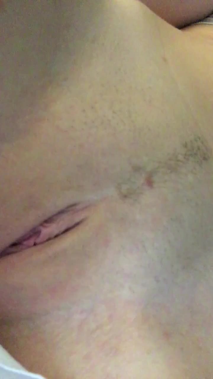 Exposed wench Elle Knox sex