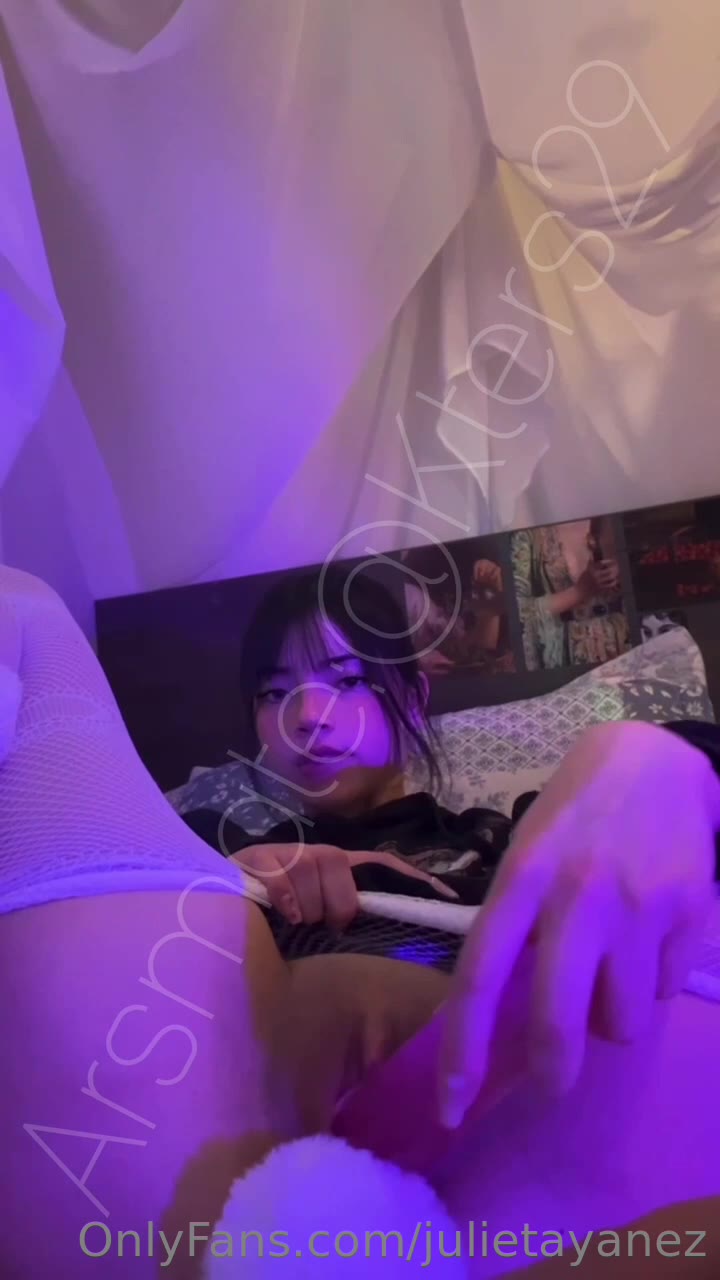 Julieta Yanez dildo Exposed