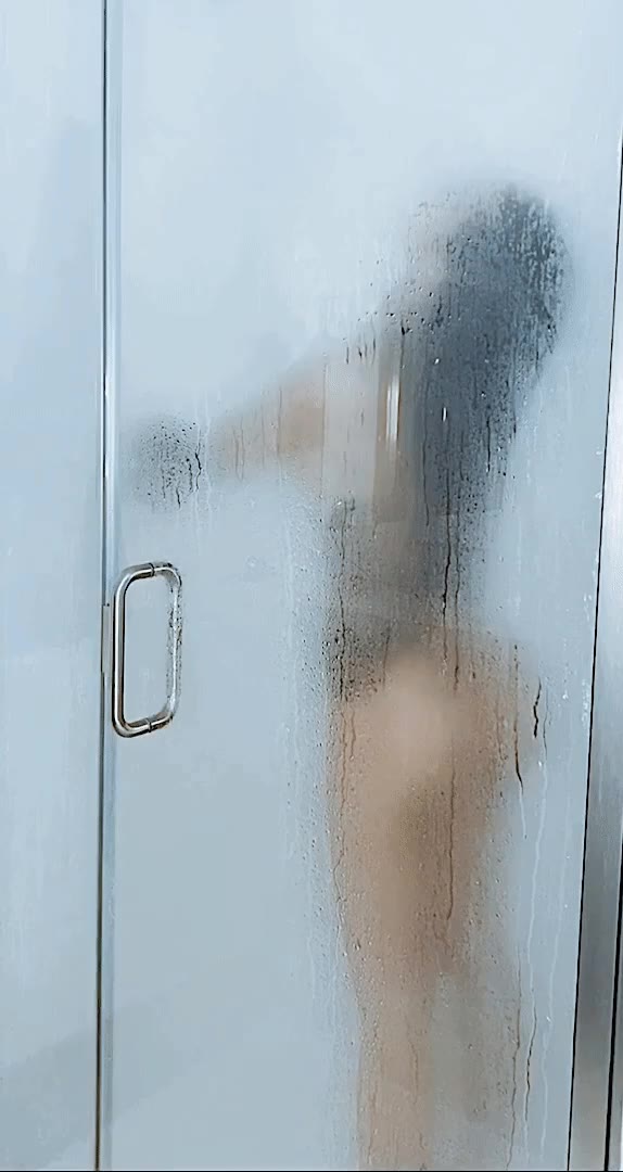 Gracie Leak release Epic