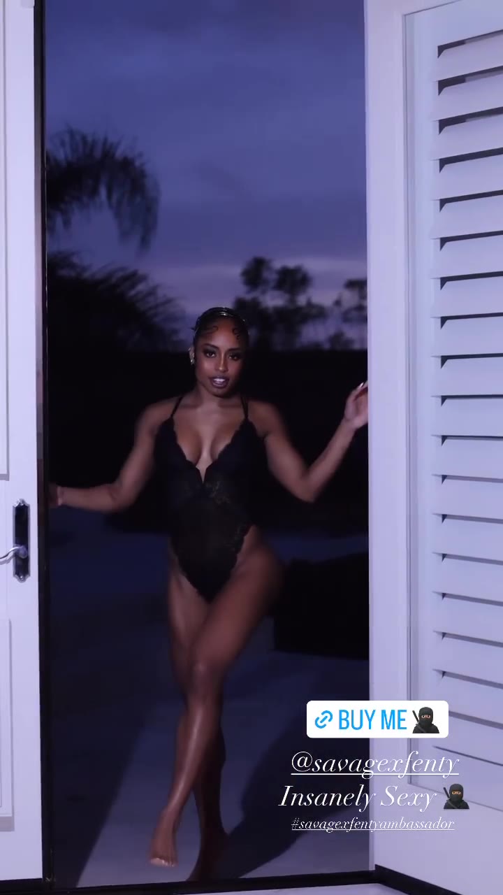 risqué Qimmah Russo anal