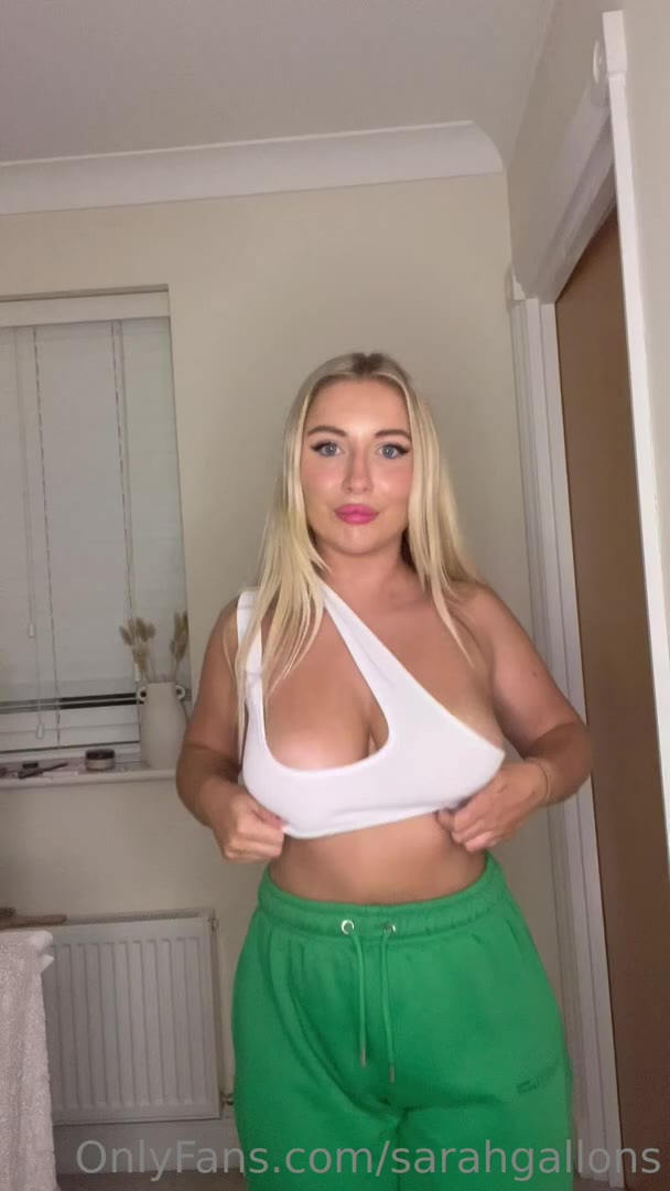 hard Sweating Sarah Gallons Naked