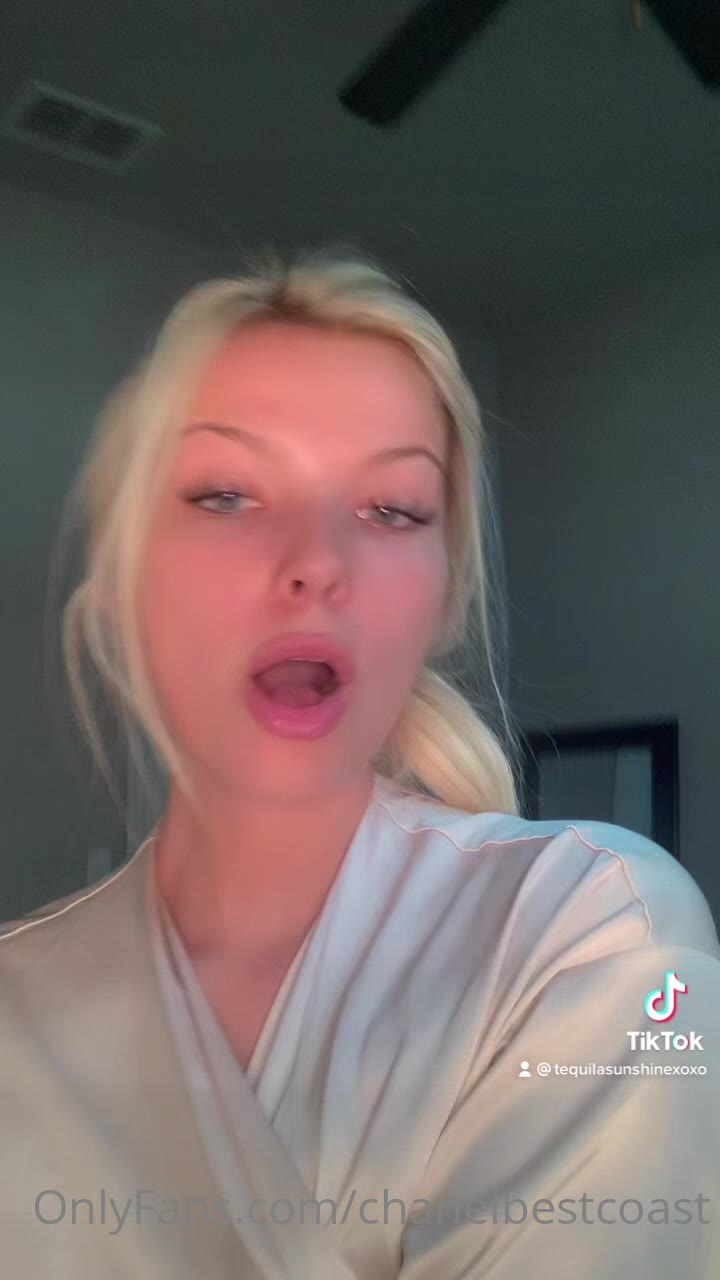 Mattie Maureen Leak exposed  Clip