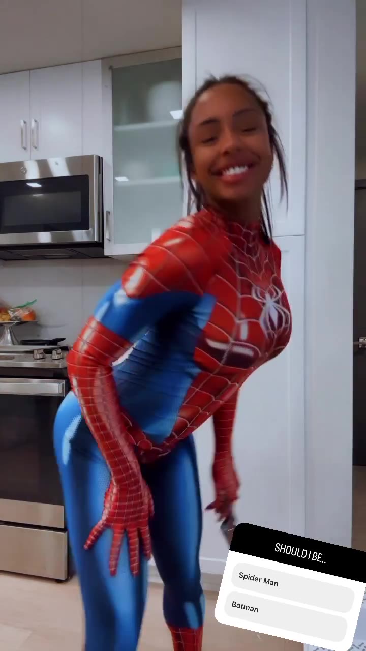 Qimmah Russo nude tits  Full Clip