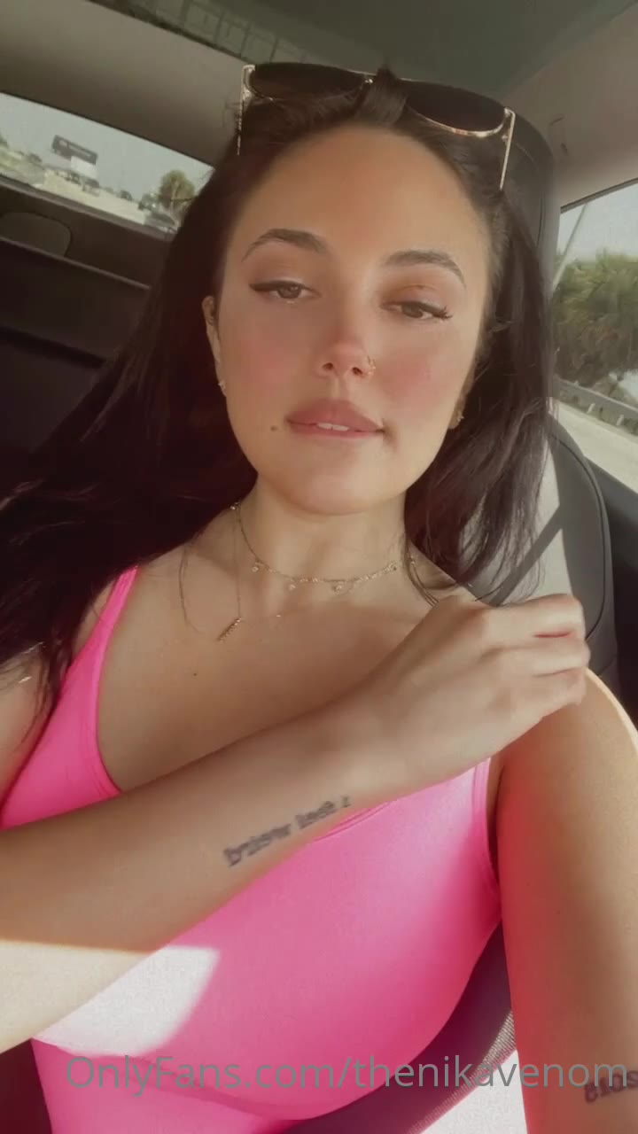 Nika Venom Fansly leaked Epic