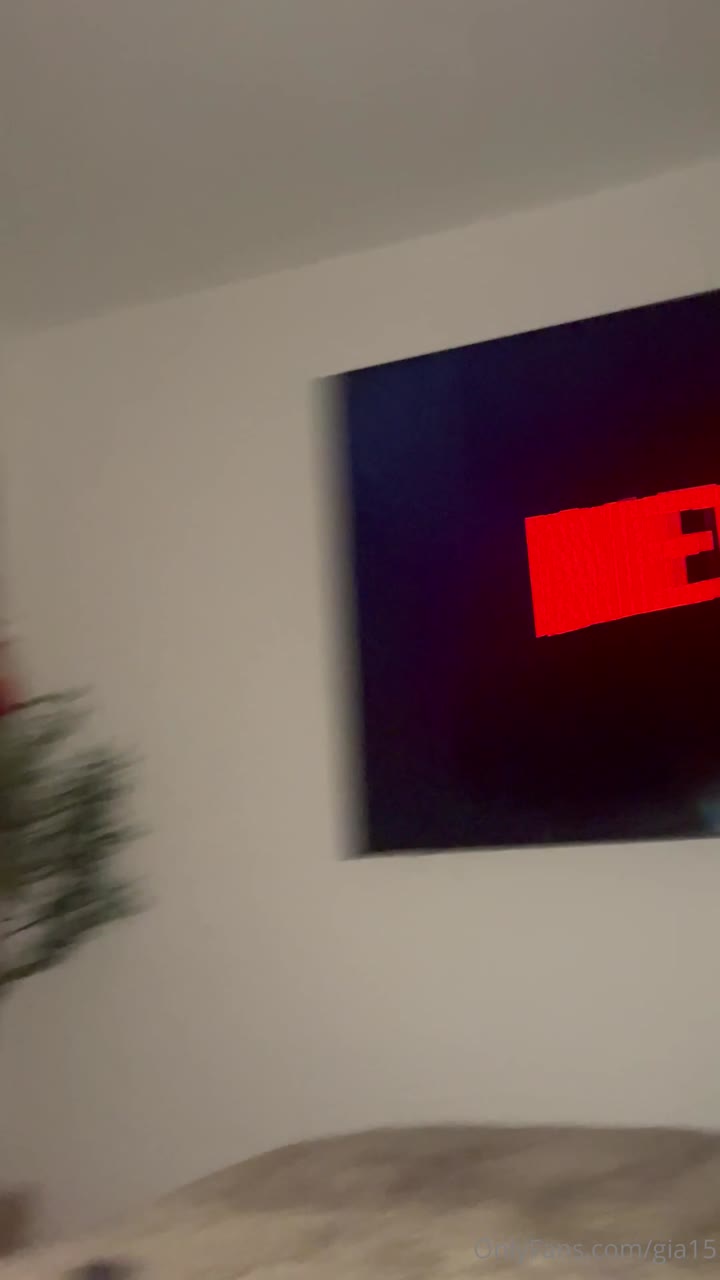 Exposed wallflower Gia Jax fap Exclusive video full