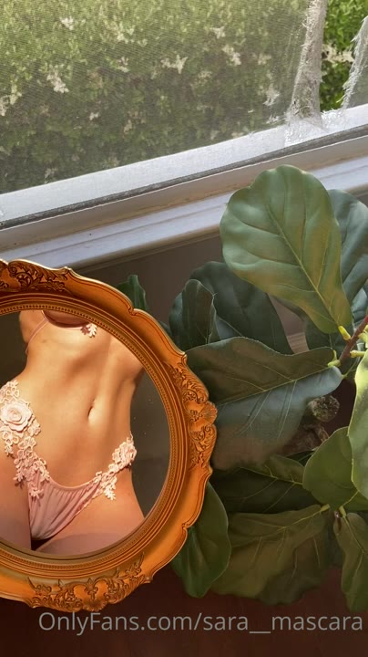Exposed bird Sara Mascara o n l y f a n s