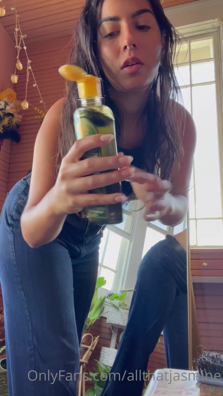 Jasmine Sherni Nude leaks