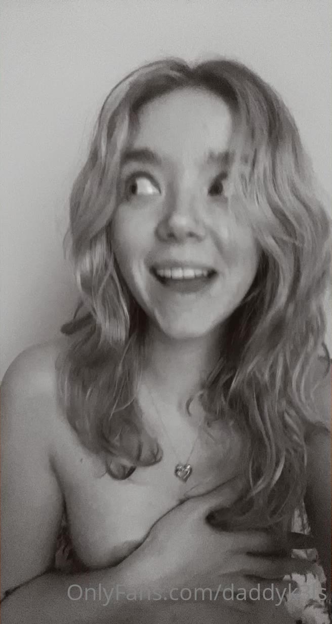 cougar sucking Daddykels face