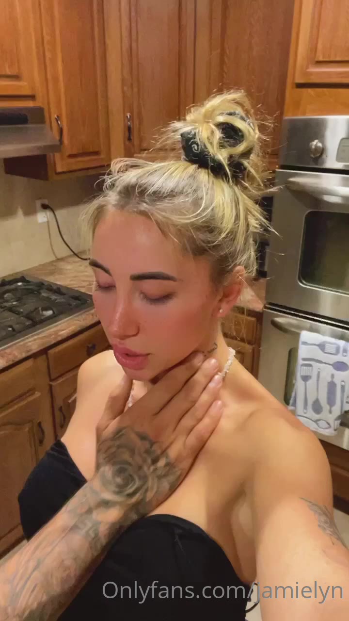 emo Dripping Jamie Lynn nude boobs