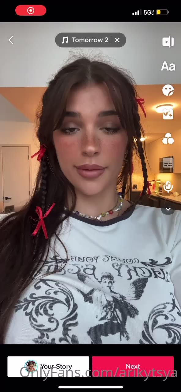 Sensational babe Ari Kytsya leaks OF PRIVATE