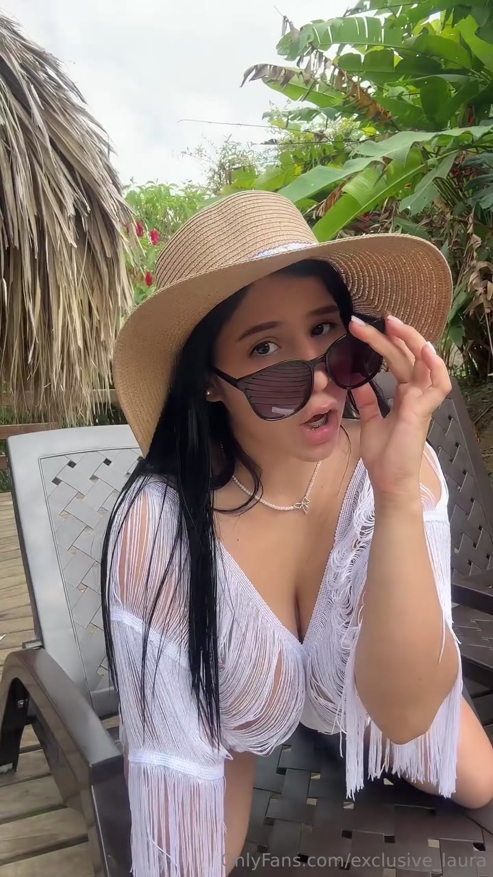 tiny Sweating Laura Cookie nsfw