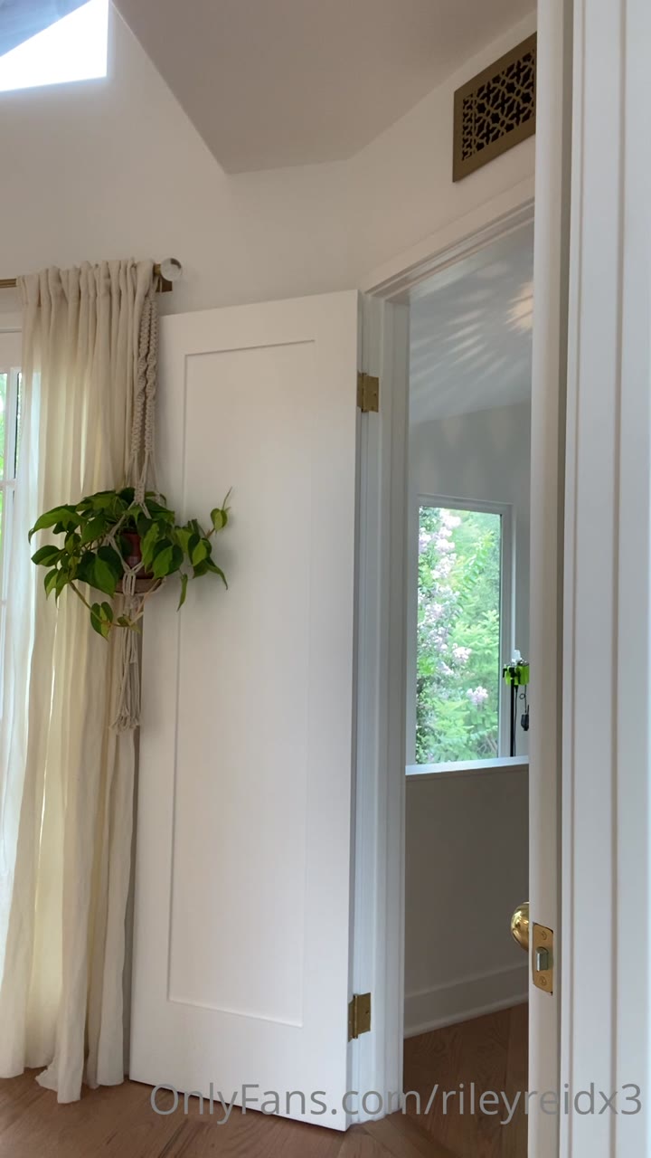 Epic Riley Reid dildo