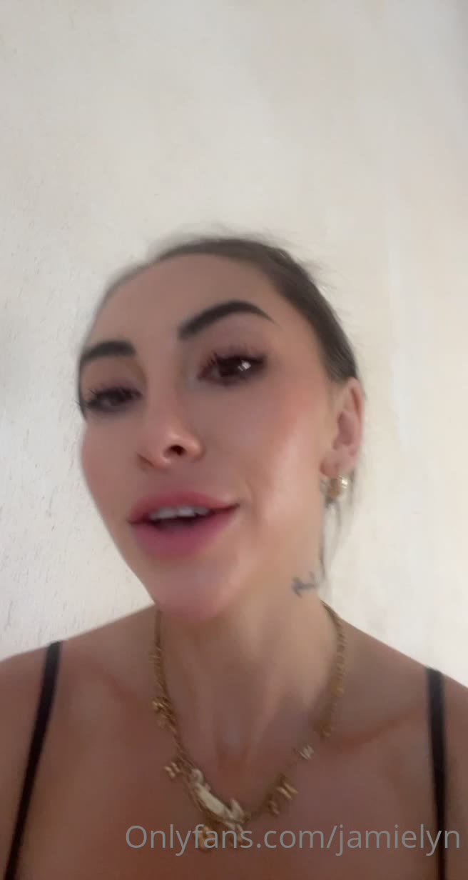 Exposed chippie Jamie Lynn clips