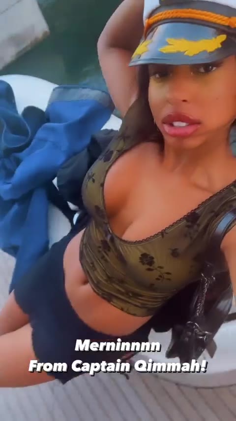 Sensational tease Qimmah Russo bg