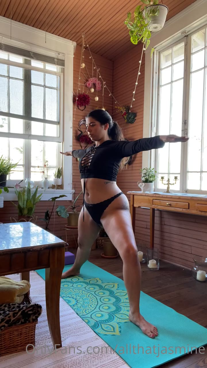 degenerate Jasmine Sherni of Full Clip