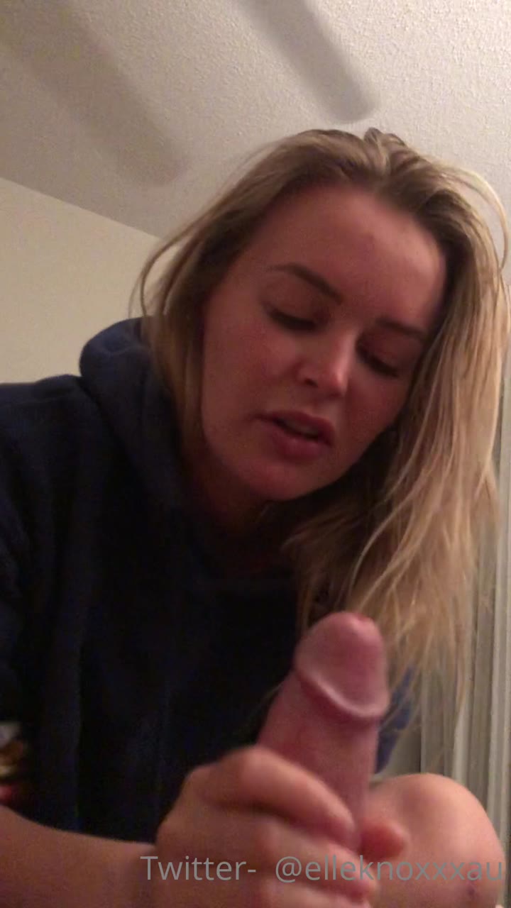 battle-axe Elle Knox camgirl Epic