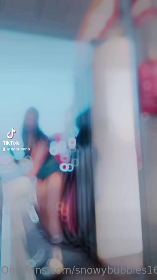 bisexual Sweating Snowy Bubbles face