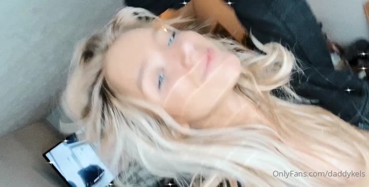 Daddykels nude boobs  Video