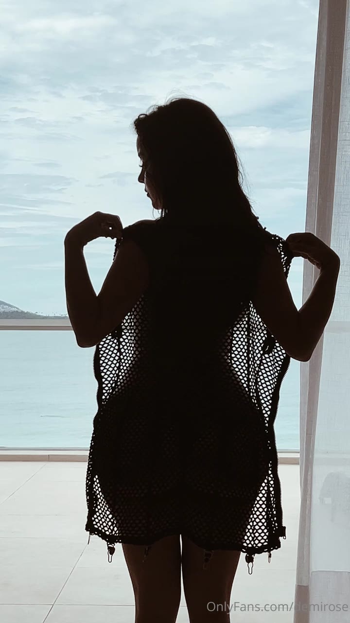 Exposed Demi Rose fapello