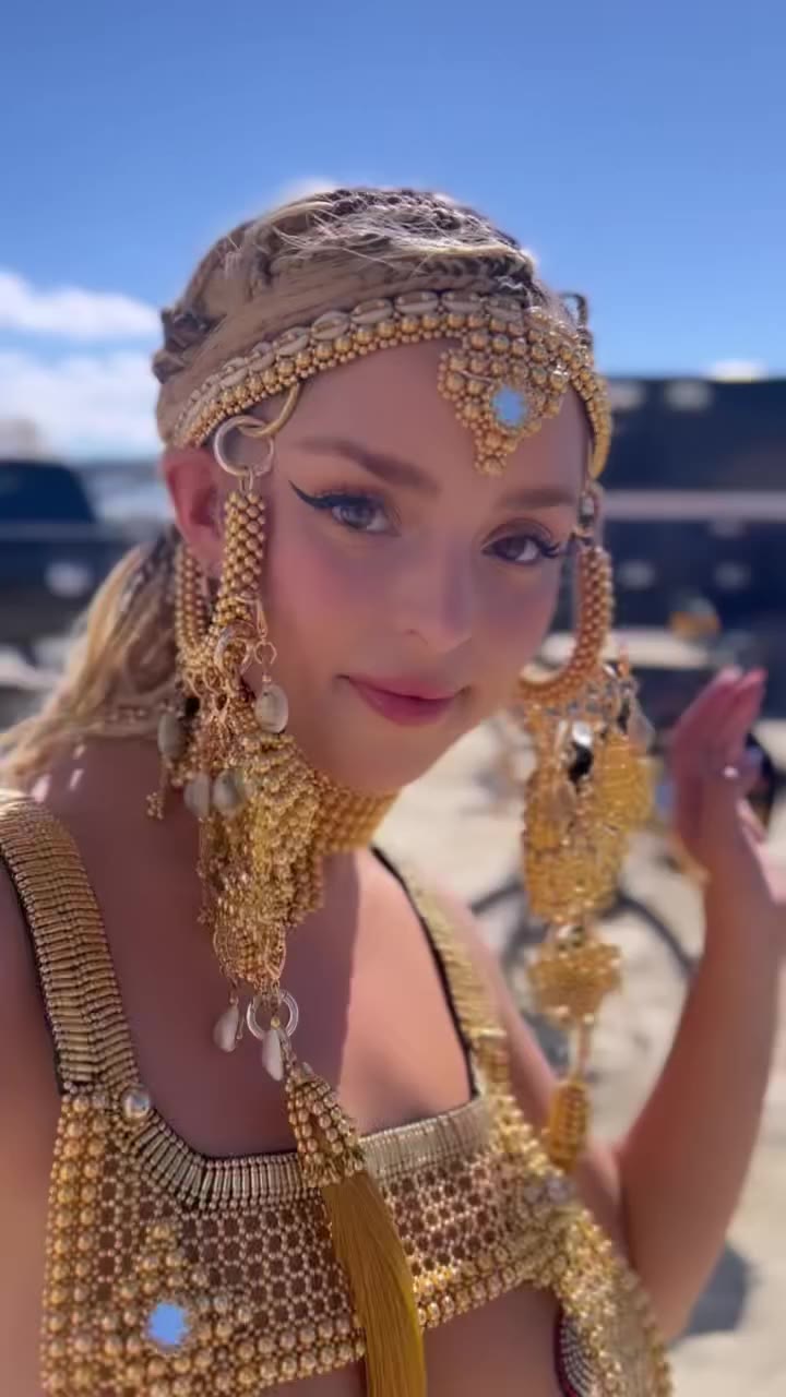 bizarre Demi Rose nude tits Epic