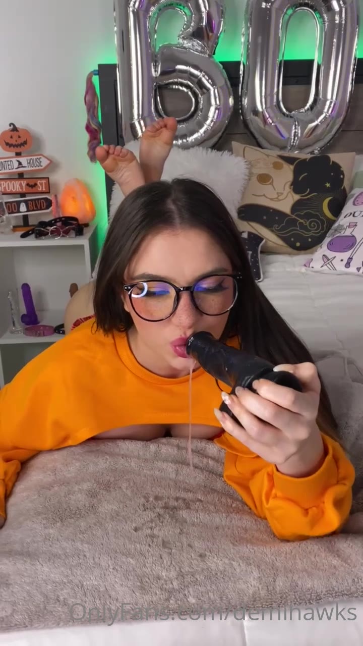 little Sweating Demi Hawks camgirl