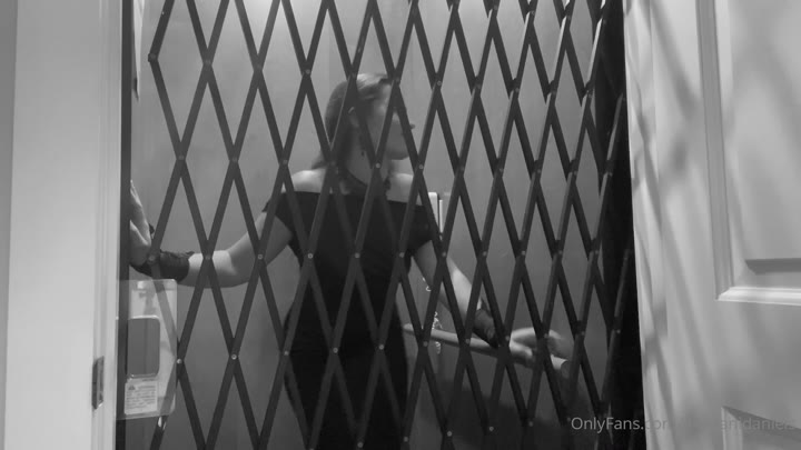 gold-digger sucking Dani Daniels fucked