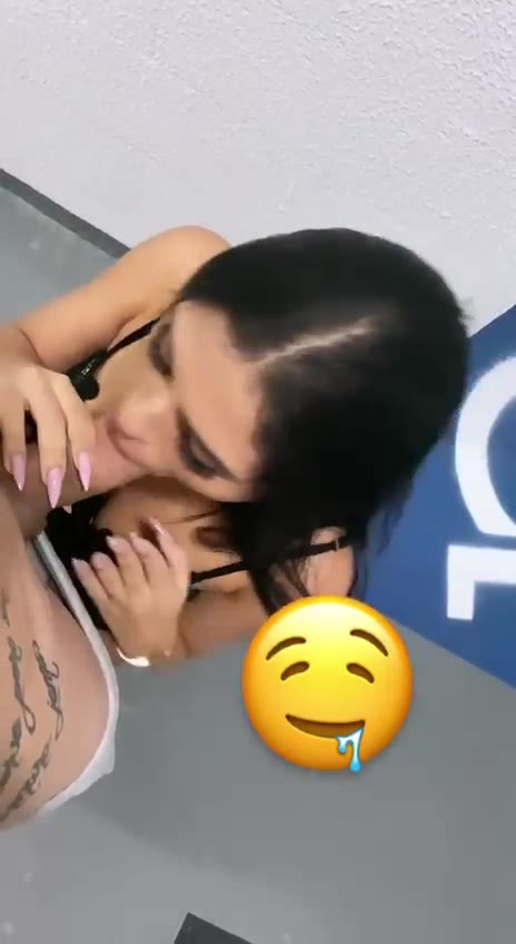 Exposed Esttermuniz of