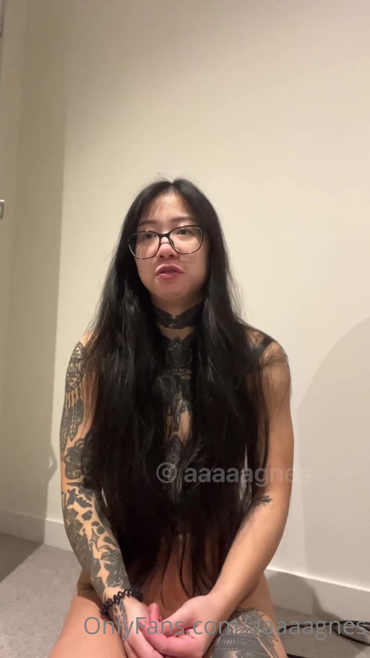 Amber Tan cams Sensational