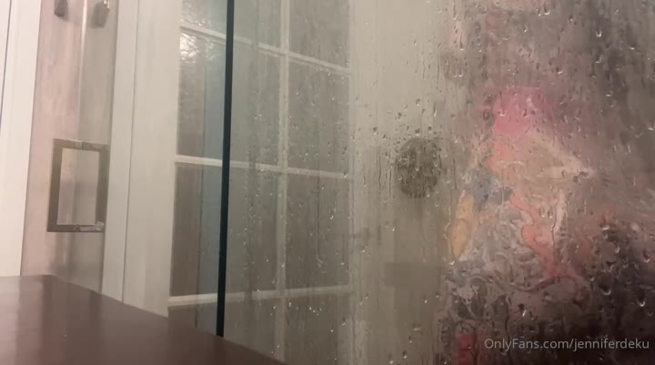 Exposed hotie White Jennifer Deku bg Video