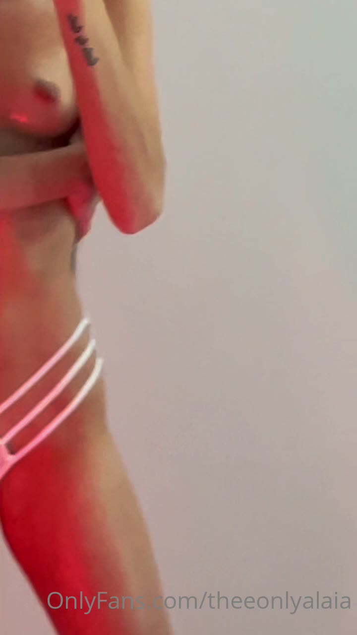 Sensational e-girl White Theonlyalaia Fansly leaked fullvideo