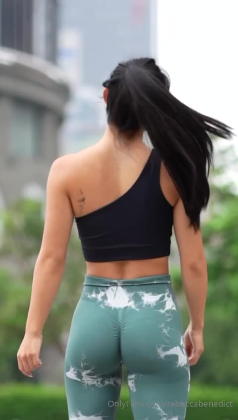 Epic Ambitious  Brunette Rebecca Benedict instagram