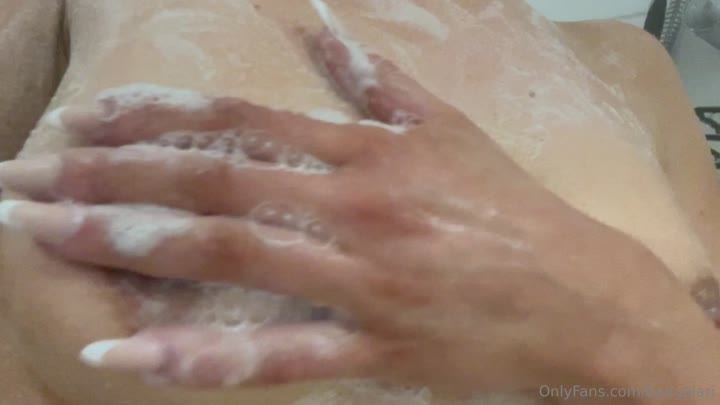 Motivated Babe Badgalari nude porn leak