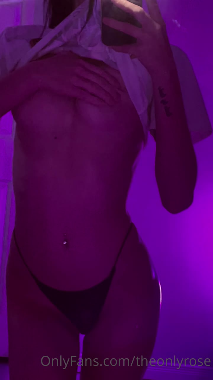 Sensational Slim Theonlyalaia bg