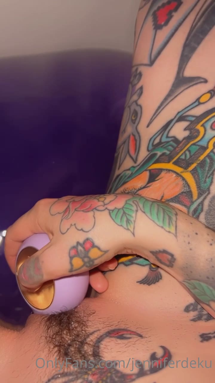 Captivating  Sweating Babe Jennifer Deku Naked Leaks