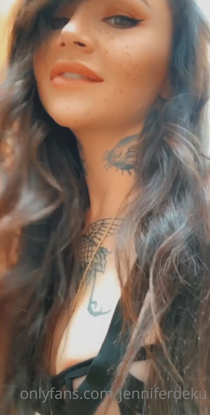 Persistent Dripping Babe Jennifer Deku camgirl