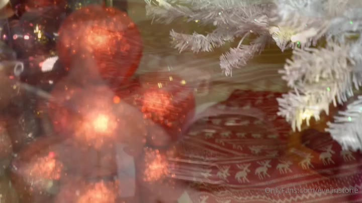 Exposed Caucasian Evelin Stone twitter