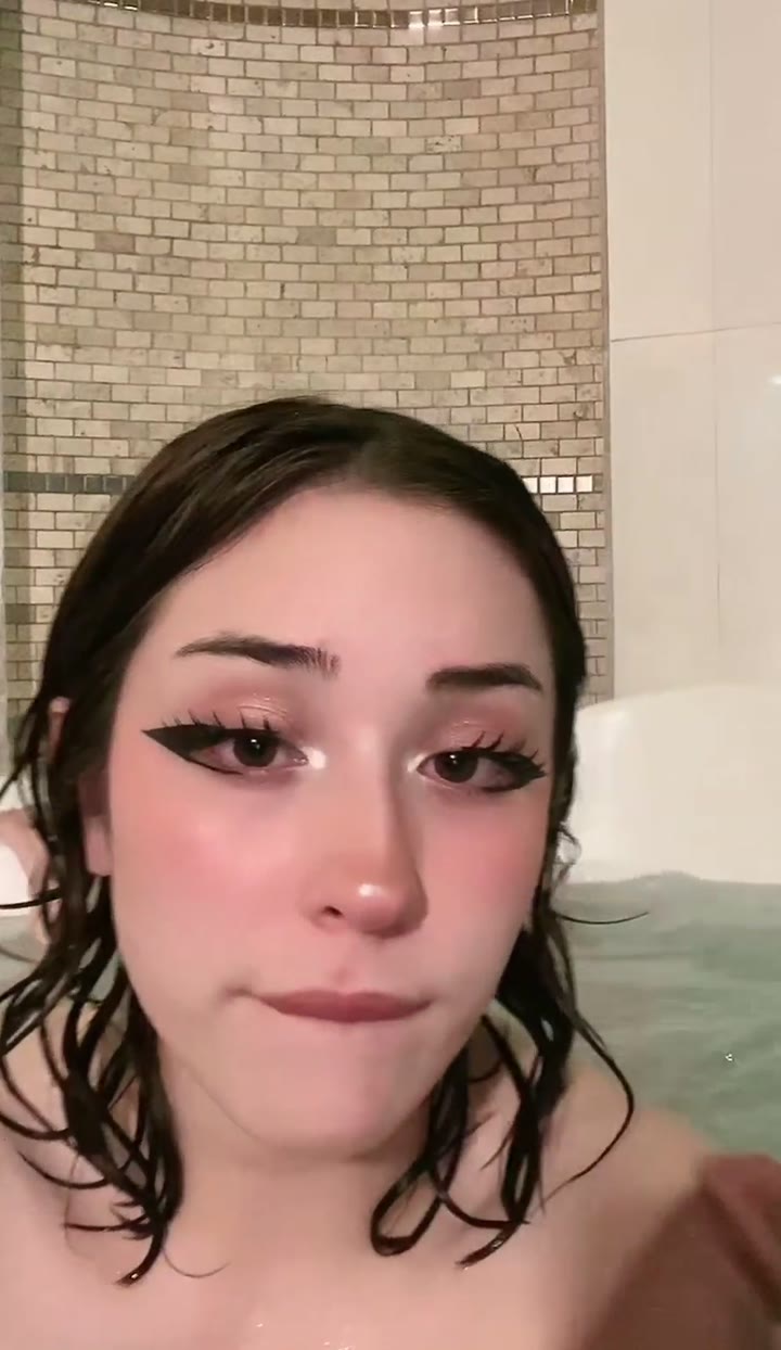 shy Dripping Ugly Hannapunzel nude