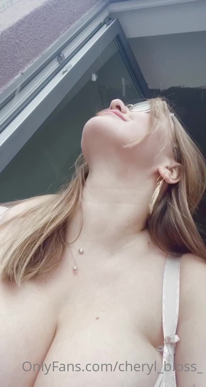 Exposed Resolute bigass Cheryl Blossom blowjob video full