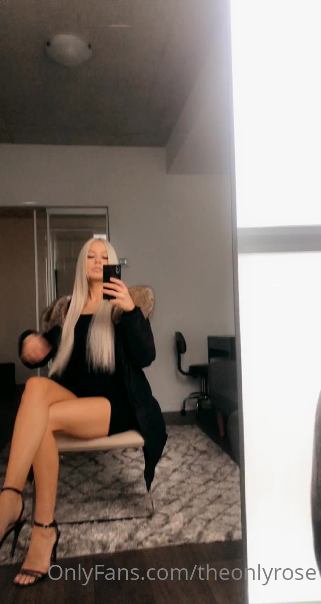 Epic Small ass Theonlyalaia anal