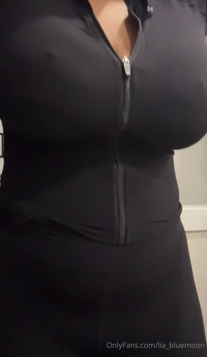 Big natural tits Lia Blue Moon Onlyfans Leaks Sensational