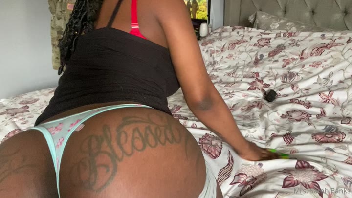 Caucasian Sarah Banks porn pic