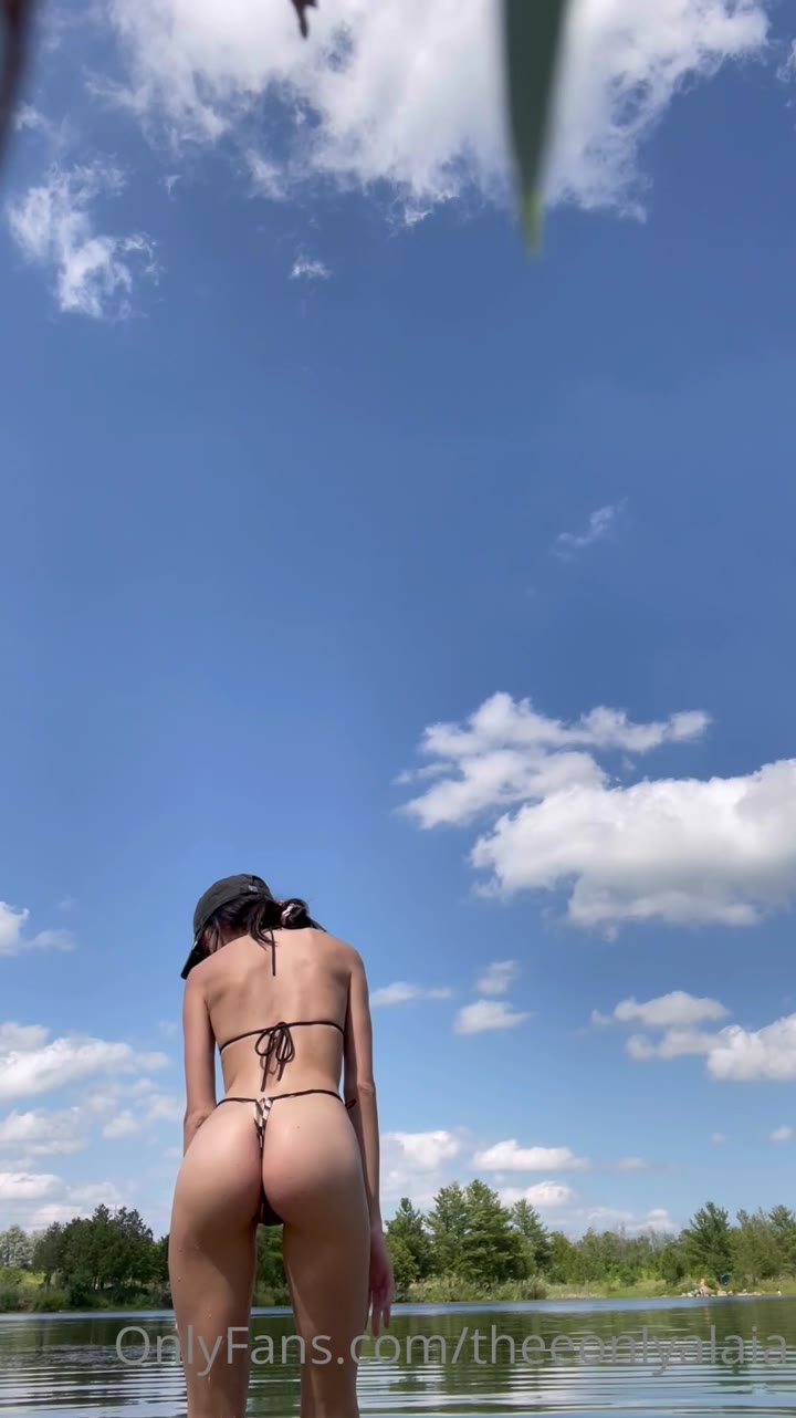 Sensational White Theonlyalaia leaked pics