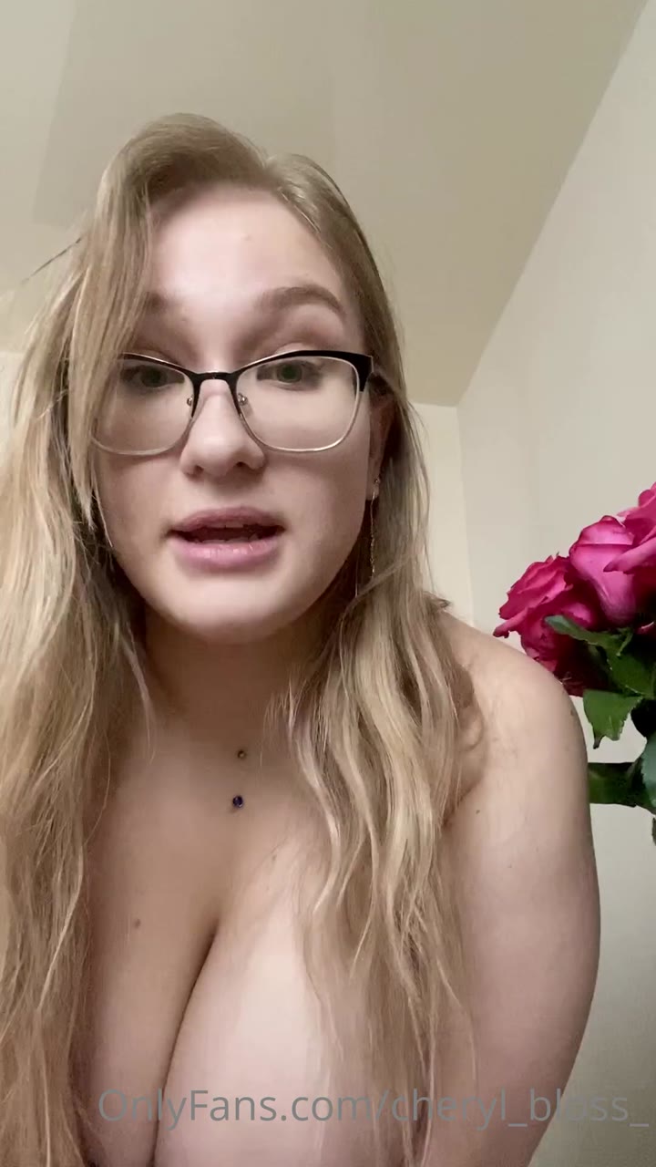 Epic Angelic thick Cheryl Blossom face