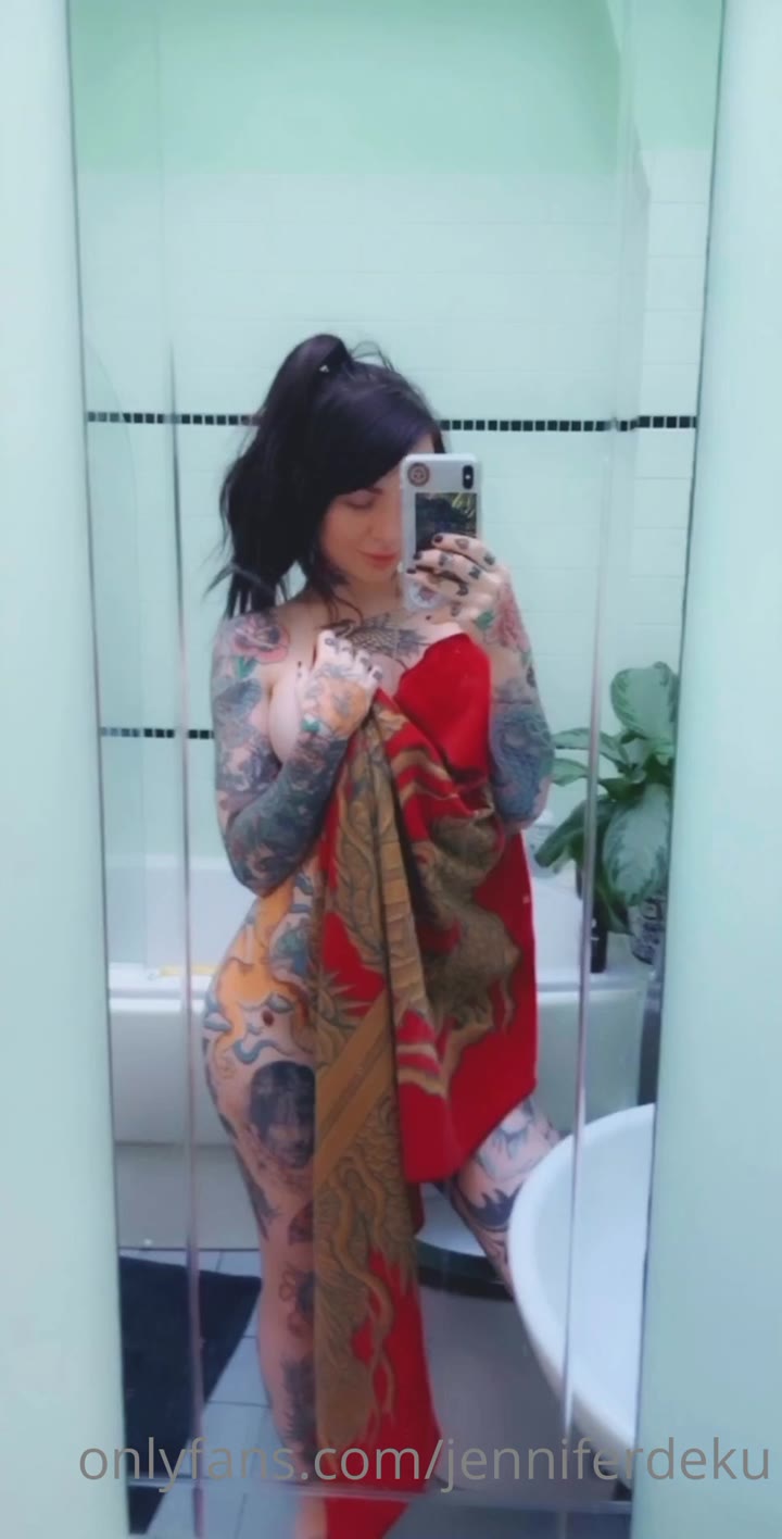 Exposed Motivated Babe Jennifer Deku nude