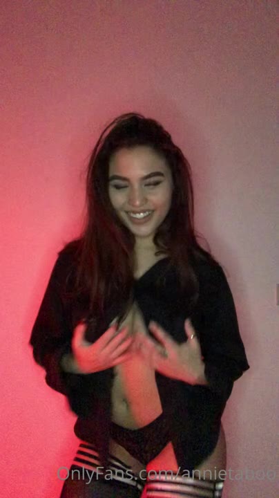 Big ass Annietaboo face