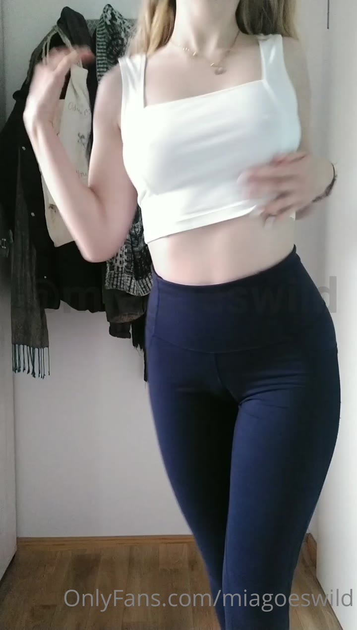 Epic babe Miagoeswild joi