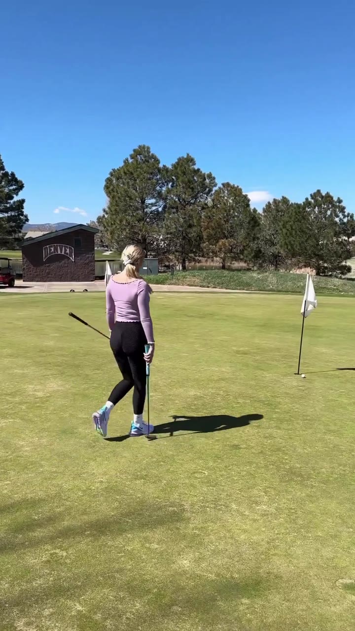 Busty Babe Paige Spiranac onlyfans leaks Epic