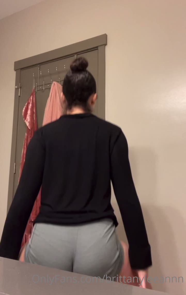 Epic cumslut Brittany LeeAnn nude pic